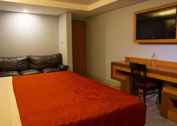El Senador Hotel 3*