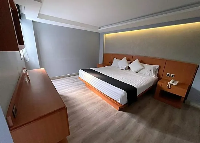 El Senador Hotel