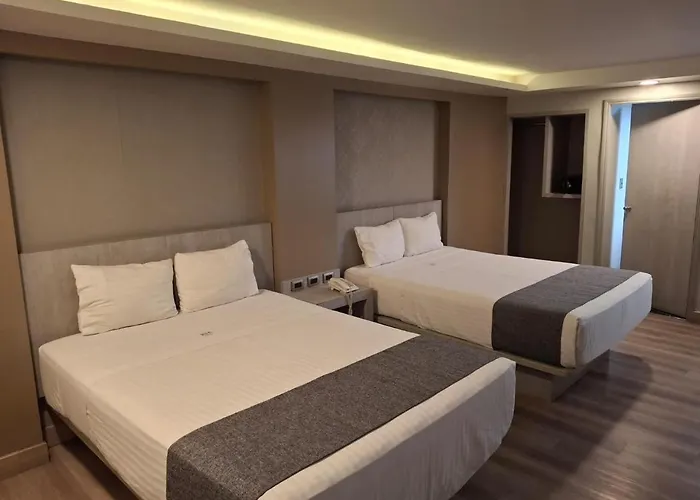 El Senador Hotel
