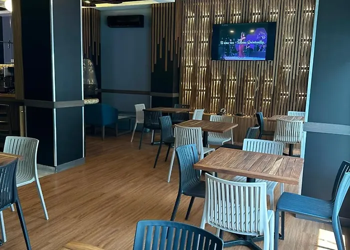 El Senador Hotel 3*