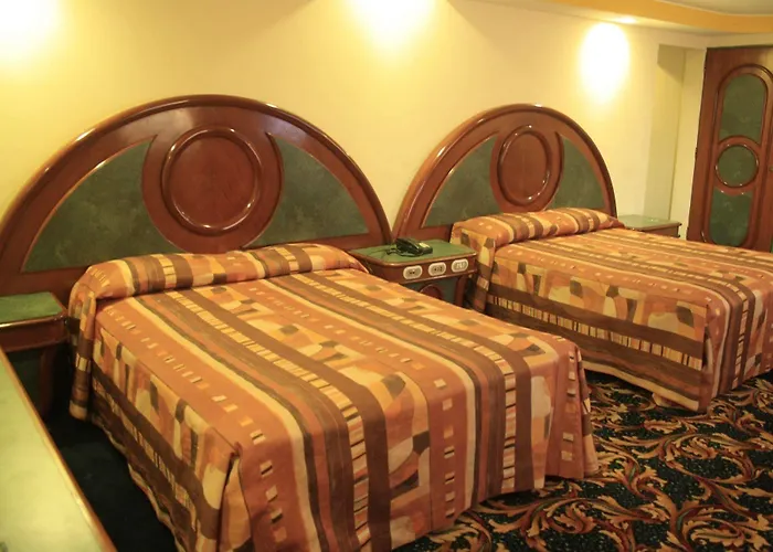 El Senador Hotel
